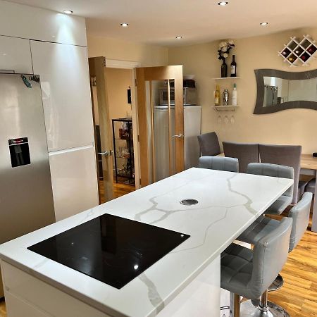 Reading West Homestay Екстер'єр фото