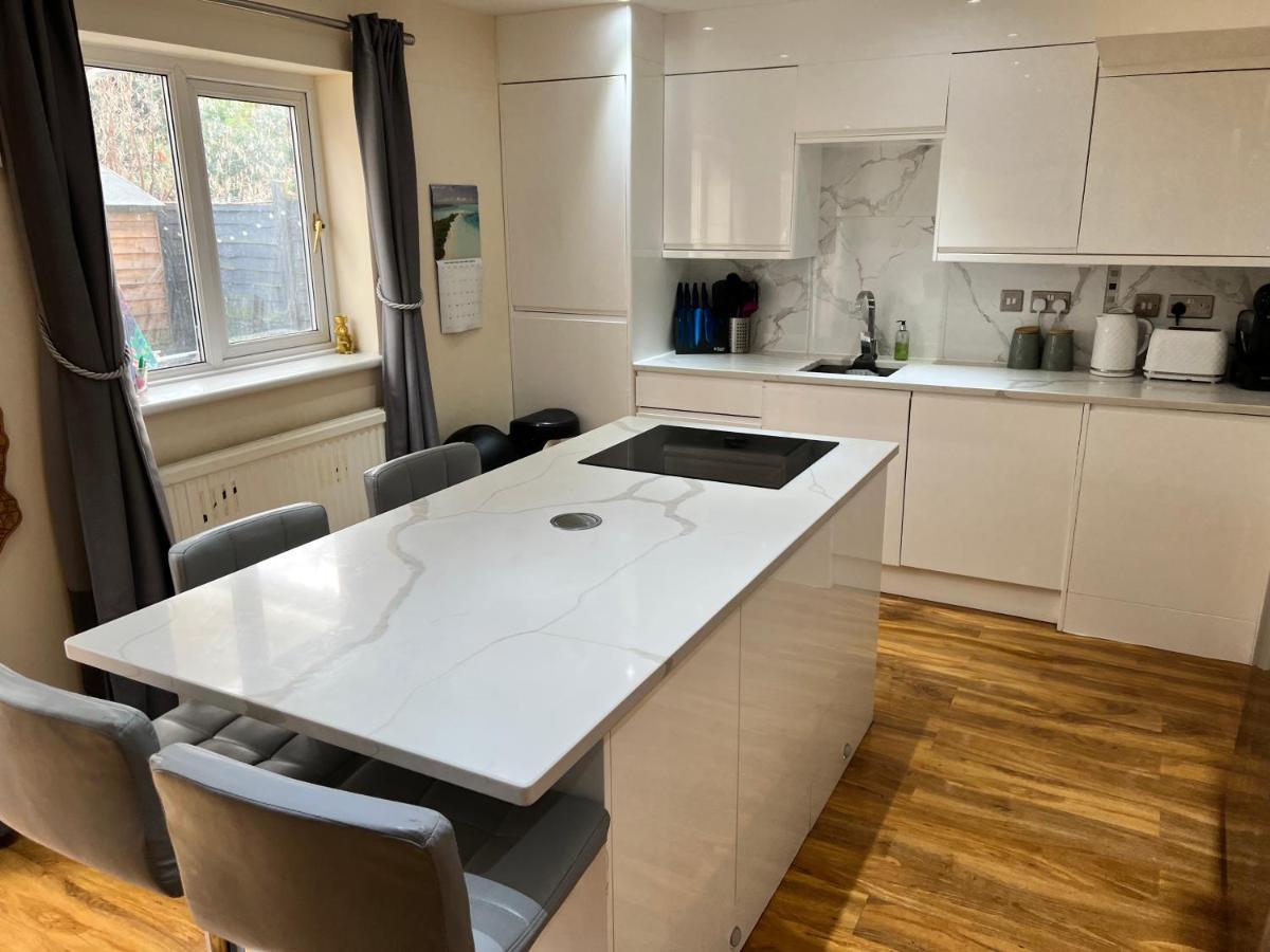 Reading West Homestay Екстер'єр фото