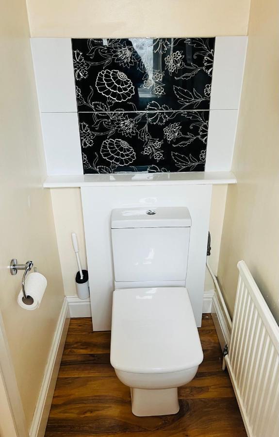 Reading West Homestay Екстер'єр фото