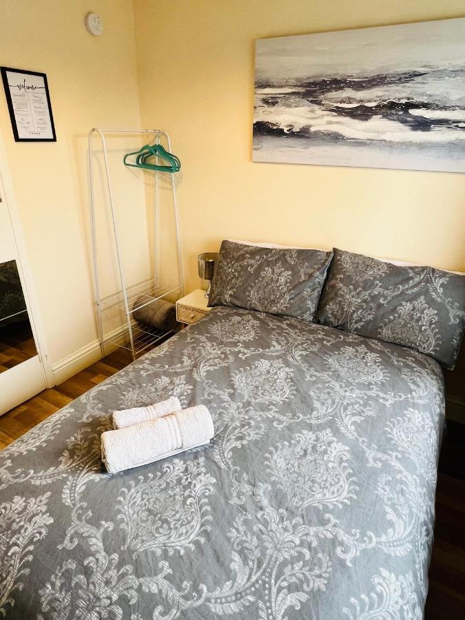 Reading West Homestay Екстер'єр фото