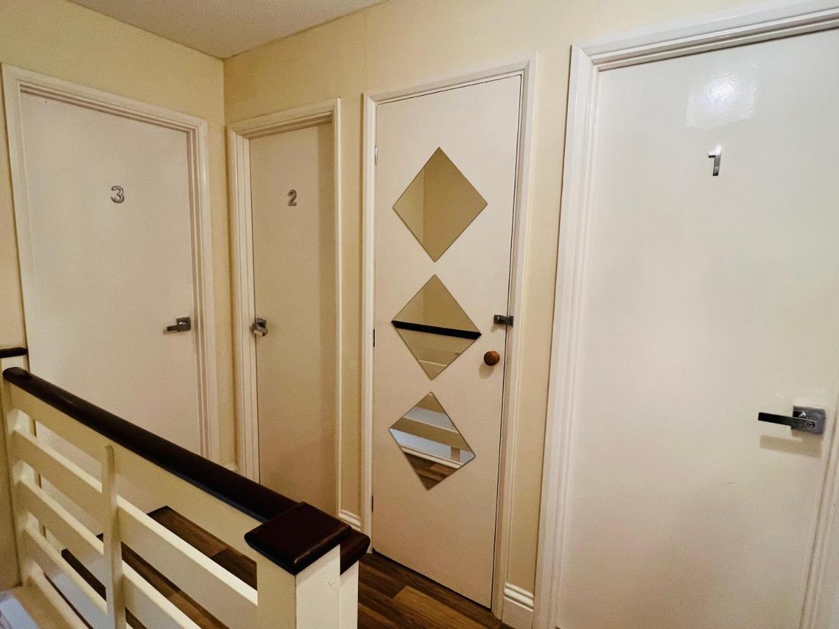 Reading West Homestay Екстер'єр фото