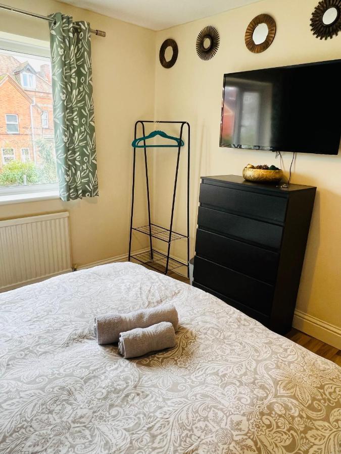 Reading West Homestay Екстер'єр фото